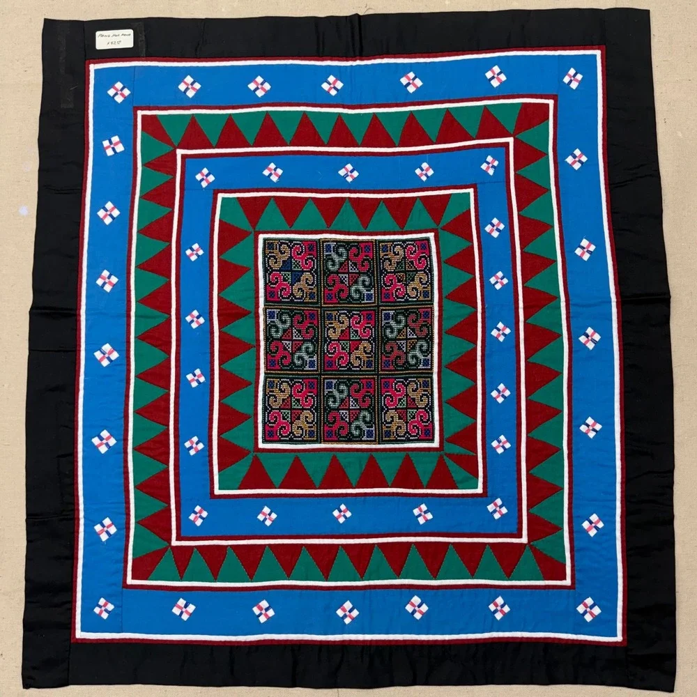 Vintage Hmong Paj Ntaub Story Cloth Hand Embroidered Wall Hanging 25x25 Blue Red
